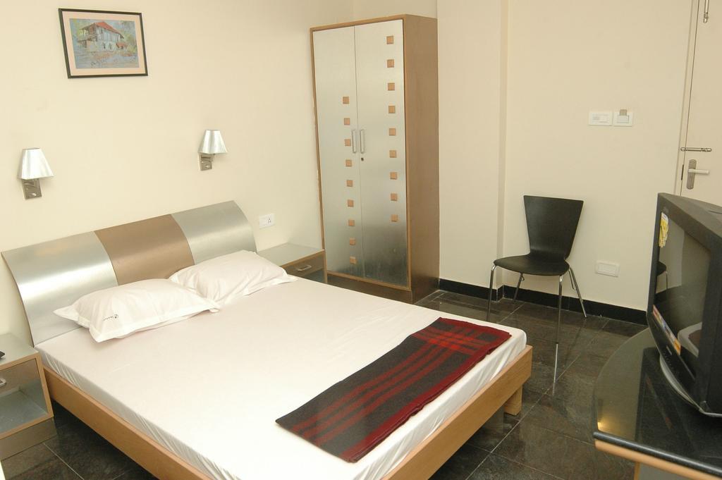 Hotel S R M Central Park Ченнаи Номер фото
